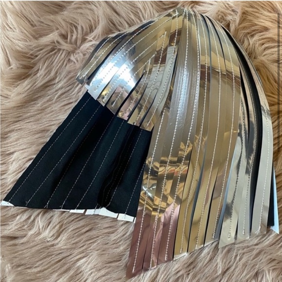 Cleopatra Metallic Silver Wig with Bangs **back in stock yipeee** - Picture 3 of 10